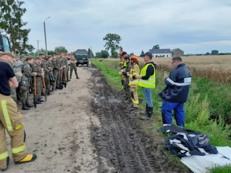 Nasiąknięte wały na Żuławach. Wciąż trwa walka z wysoką wodą (FOTO: RZGW Gdańsk Wody Polskie)