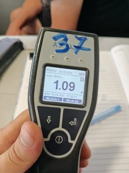 Pijany kierowca ciężarówki zasnął w korku na Obwodnicy Trójmiasta (FOTO: KMP Gdańsk)