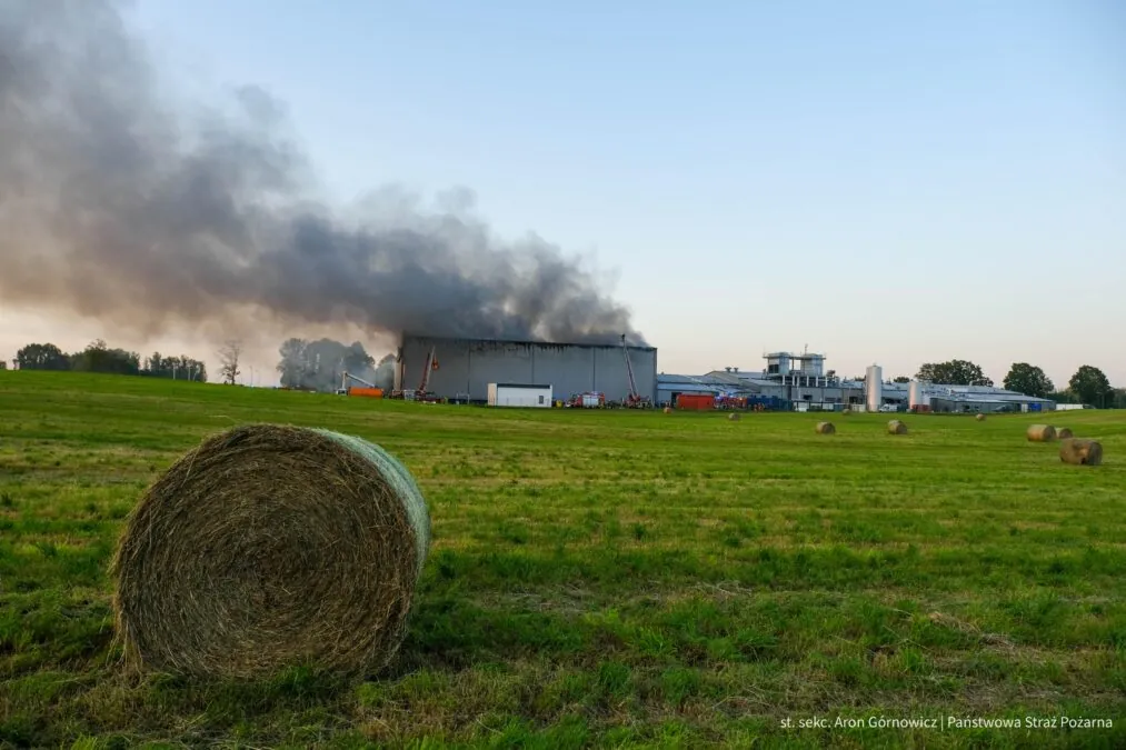 Pożar w zakładzie na Kaszubach (FOTO: PSP)