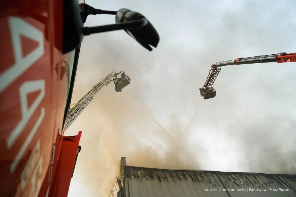 Pożar w zakładzie na Kaszubach (FOTO: PSP)