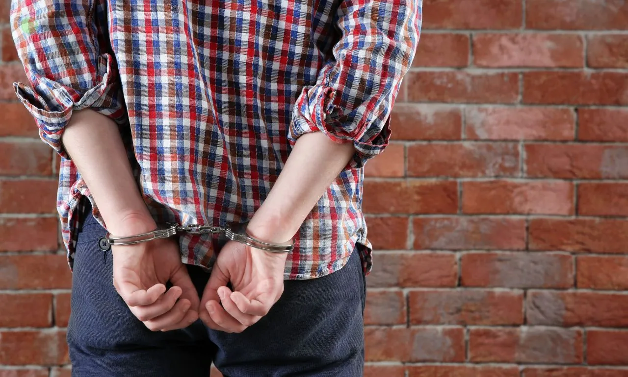 Policjant z Gdańska usłyszał zarzuty posiadania nielegalnych substancji na festiwalu (FOTO: canva)