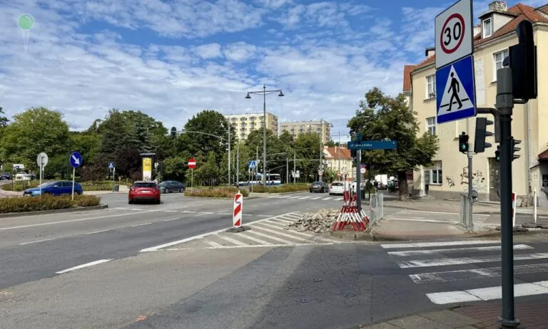 Sopot: objazdy i zmiany tras. Remont alei Niepodległości wchodzi w finał (FOTO: UMS Sopot)