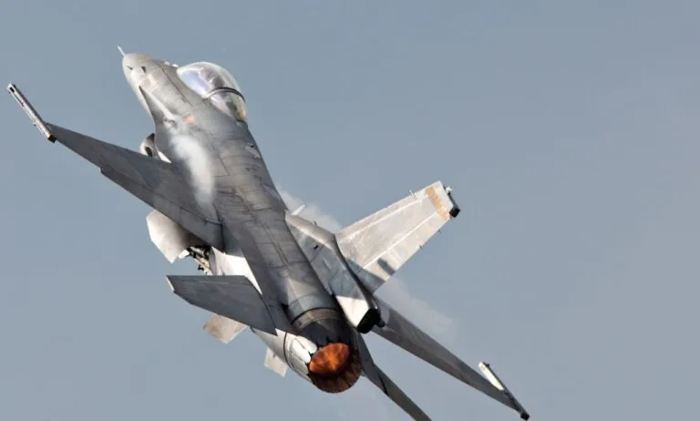 Katastrofa F-16 w Radomiu przed Air Show (FOTO: canva)