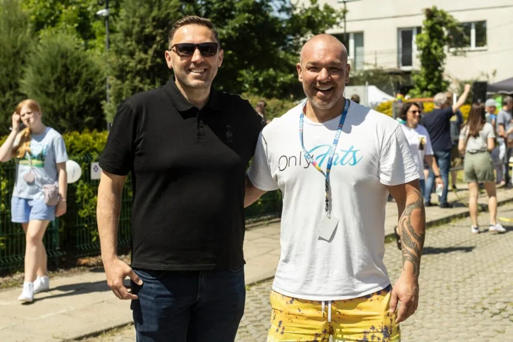 Gdańsk.Festyn i Święto XXV-lecia Rady Dzielnicy Wzgórze Mickiewicza. iceprezydent Gdańska Piotr Borawski z lewej i Przewodniczący Rady Dzielnicy, Krzysztof Knitter z prawej. (FOTO: Rada Dzielnicy Wzgórze Mickiewicza)