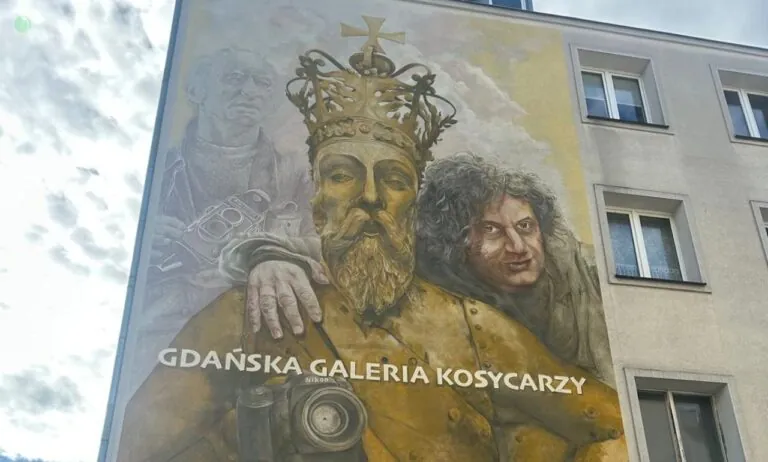 Współpracownik UB na muralu w Gdańsku (FOTO: czytelnik/wbijamszpile.pl)