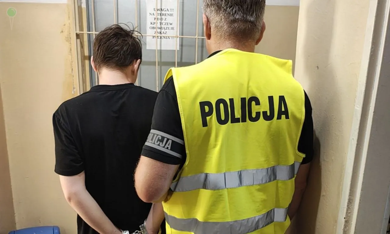 Narkotyki i Audi w rowie – nocna akcja policji (FOTO: KPP Tczew)