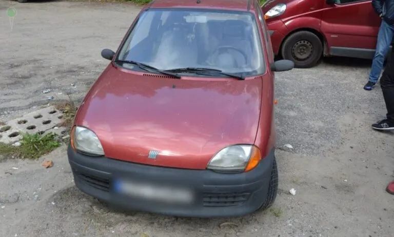 32-latka ukradła fiata seicento. Stanie teraz przed sądem (FOTO: KWP Gdańsk)