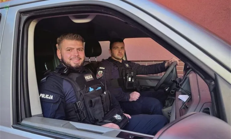 Bohaterska akcja. Policjanci i świadek uratowali życie kobiety (FOTO: KPP Kwidzyn)