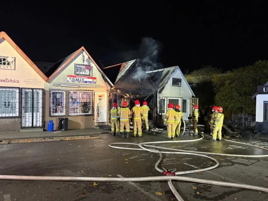Brutalne pobicie i ogień w pawilonie na Oksywiu (FOTO: KMP Gdynia)