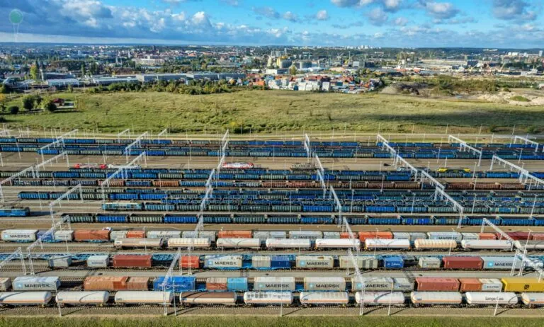 Port Północny dostanie nowe tory. PLK i ZMPG podpisali porozumienie (FOTO: PKP PLK)