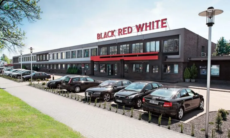 Black Red White kolejna fala zwolnień – 800 pracowników straci pracę (FOTO: BRW)