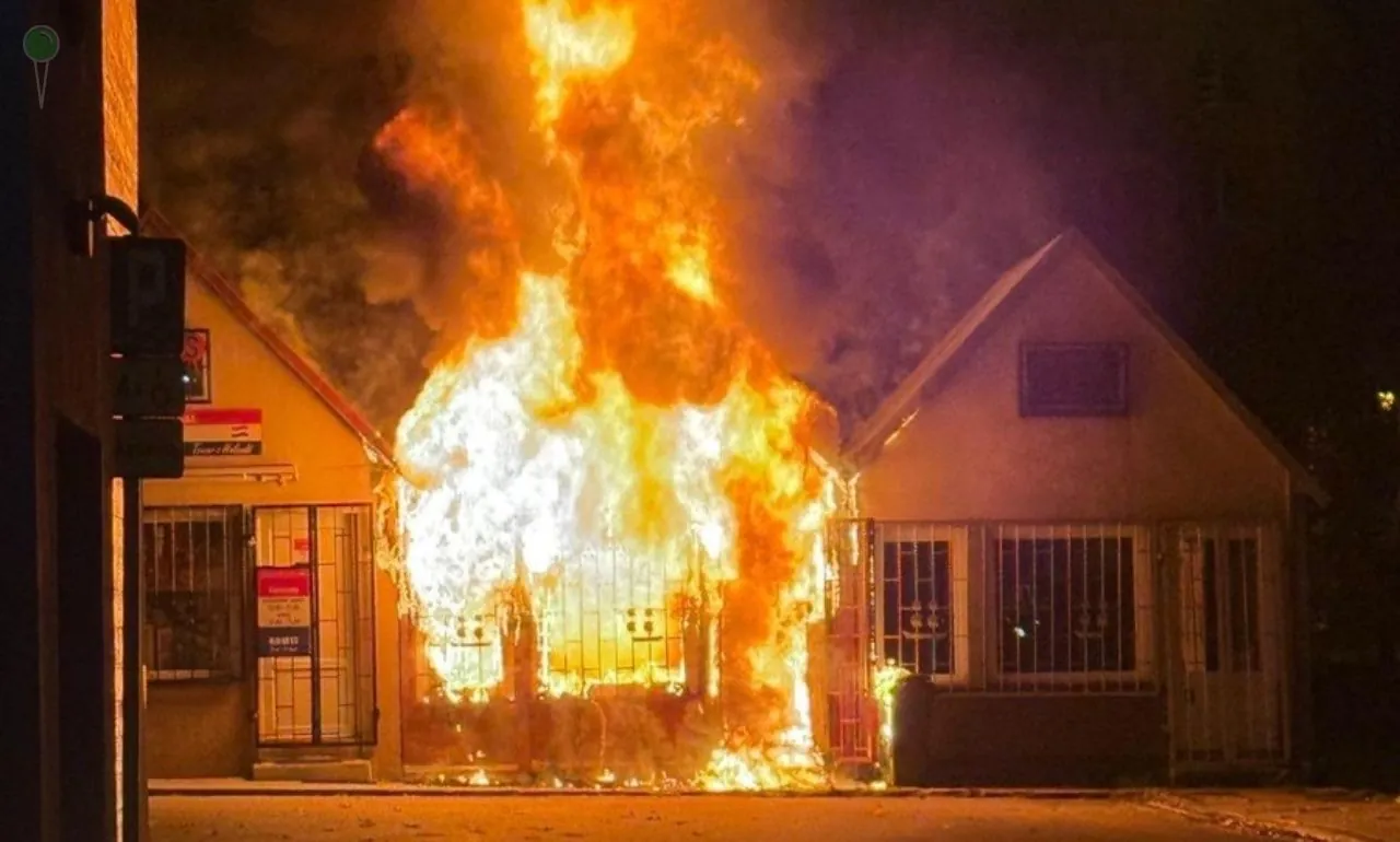 Brutalne pobicie i ogień w pawilonie na Oksywiu (FOTO: KMP Gdynia)