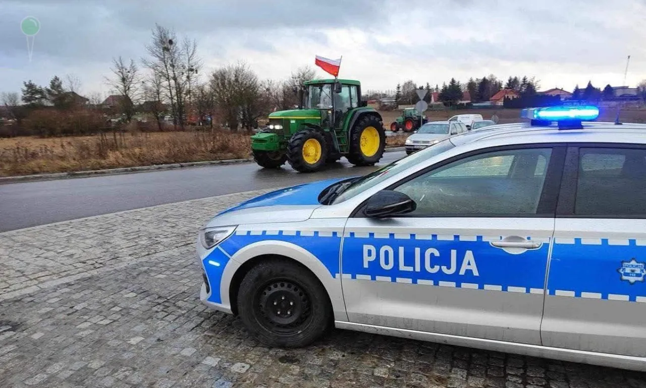 Rolnicy walczą o przyszłość – protest na Pomorzu sparaliżuje ruch (FOTO: Pomorska Policja/FB)