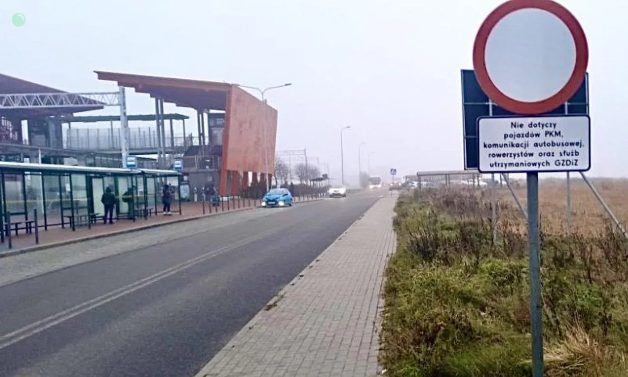 Gdańsk zamyka drogę przy PKM, kierowcy są wściekli (FOTO: Pomorska Kolej Metropolitalna/FB)