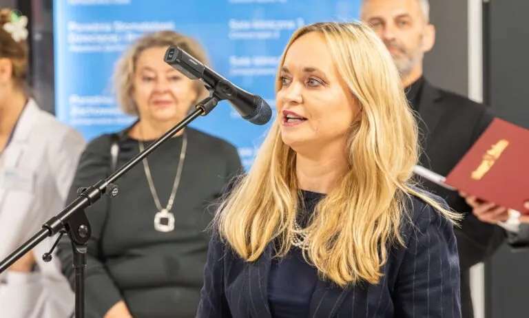 Szczyt zdrowotny bez minister. Szpitale w trybie awaryjnym (FOTO: Beata Rutkiewicz Wojewoda Pomorski/FB)