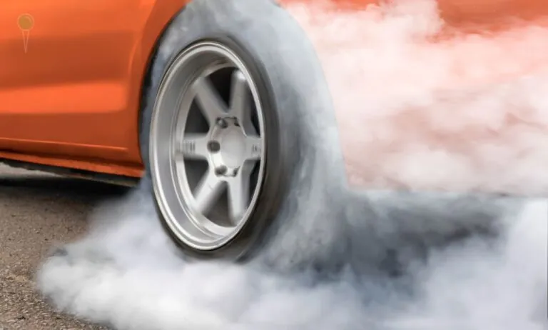 Nowe kary za spotkania motoryzacyjne. Policjanci ostrzegają (FOTO: canva)