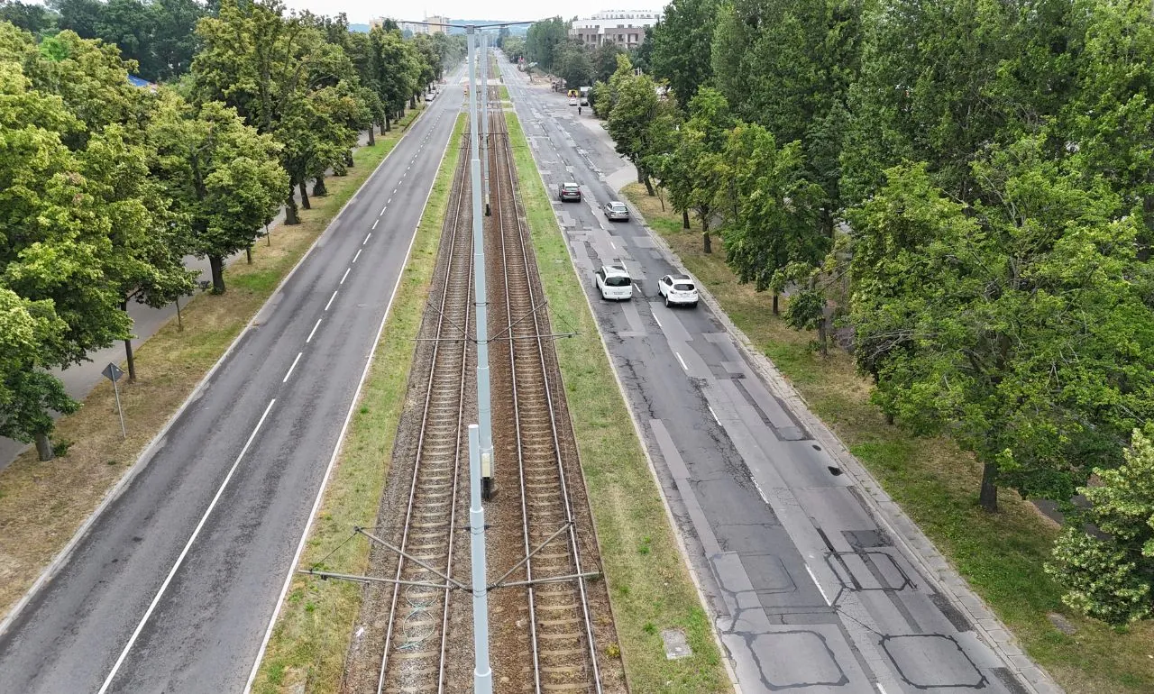 Przebudowa al. Hallera w Gdańsku. Droga jak ser szwajcarski (FOTO: DRMG)