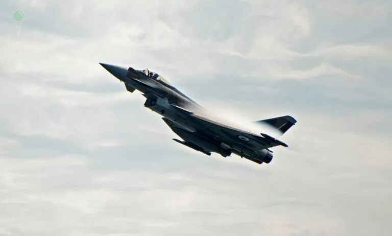 Głośny huk nad Trójmiastem. To samoloty bojowe (FOTO: canva)