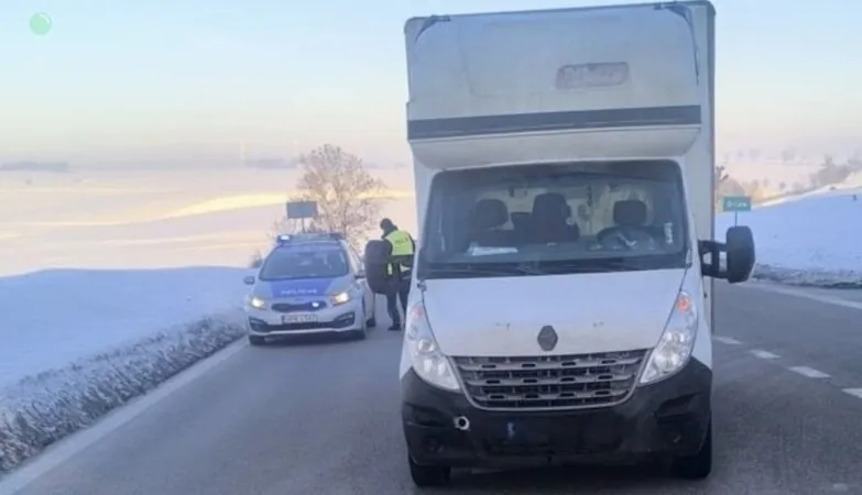 Samochód bez kierowcy jechał DK 91. Policjanci zapobiegli tragedii (FOTO: KPP Tczew)