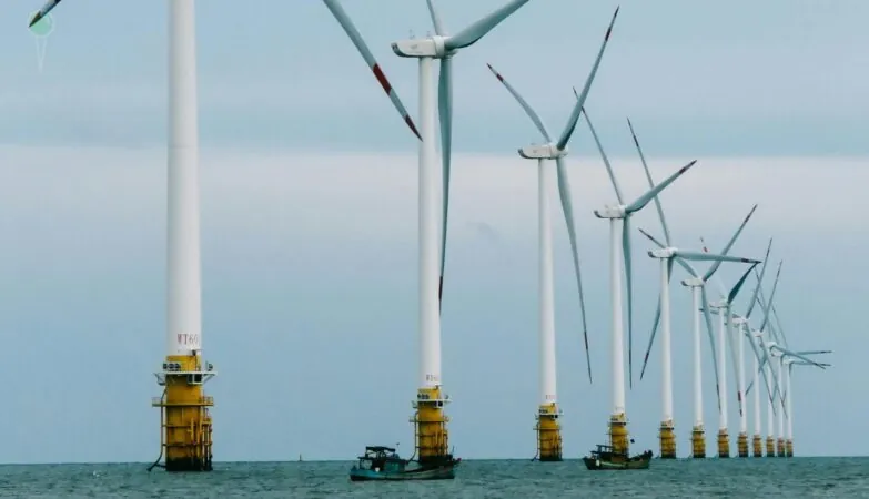 Naukowcy z „Nature” ostrzegają. Morskie farmy zmieniają klimat (FOTO: canva)