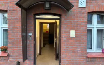 Gdańska kamienica bez drzwi od czterech lat. Miasto głuche na prośby (FOTO: Sebastian Piasecki)