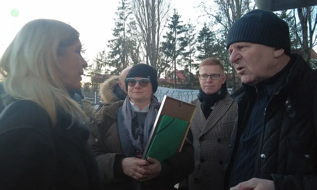 Olszynka mówi dość. Spór o ziemię w Gdańsku narasta (FOTO: wbijamszpile.pl)