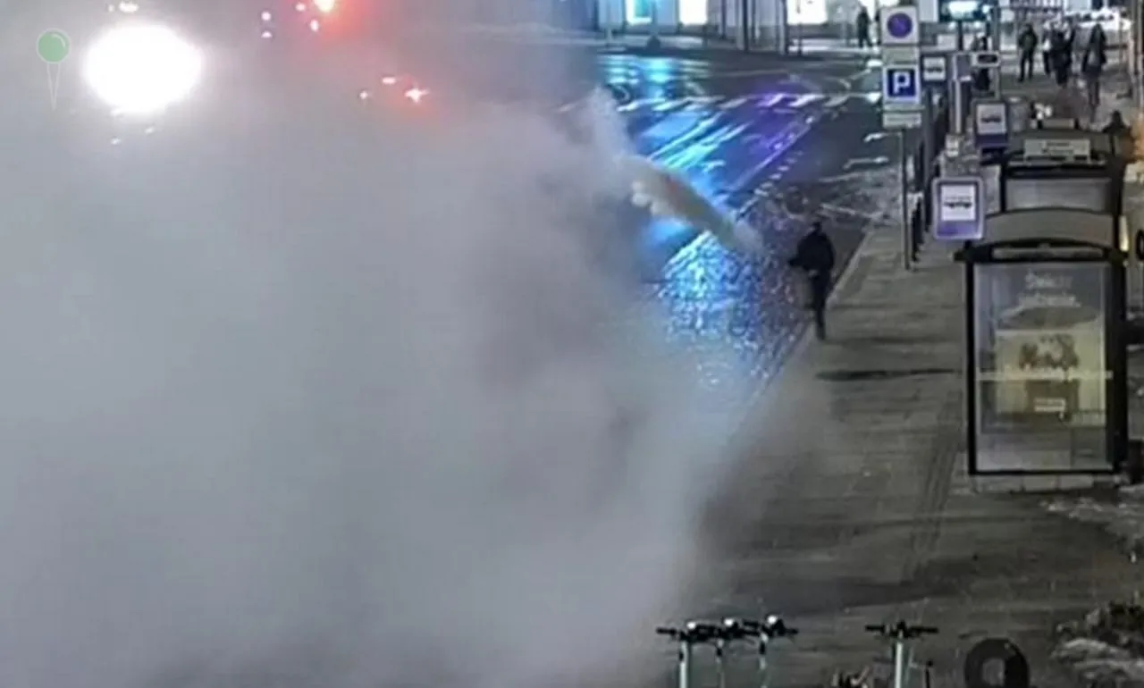 Gaśnicowa chmura w centrum Gdańska. Wandale namierzeni (FOTO: Straż Miejska w Gdańsku)