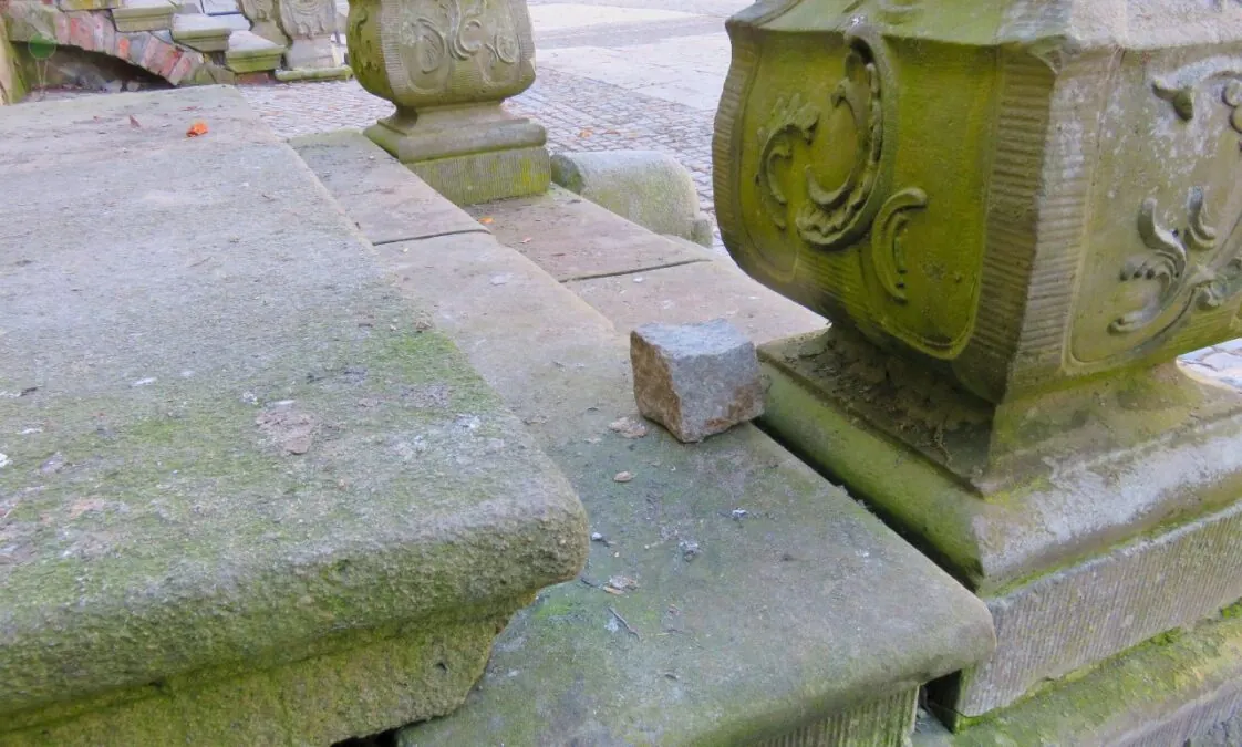 Przedproża w sąsiedztwie Fontanny Neptuna (FOTO: wbijamszpile.pl)