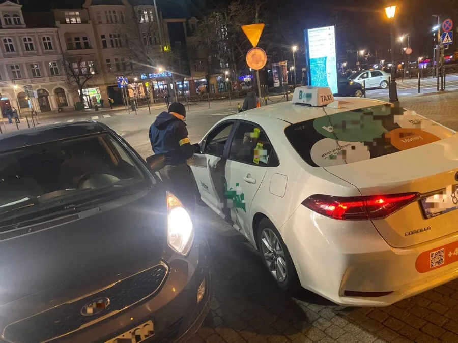 600 aut pod kontrolą. Policja sprawdzała przewozy na aplikację (FOTO: Pomorska Policja)