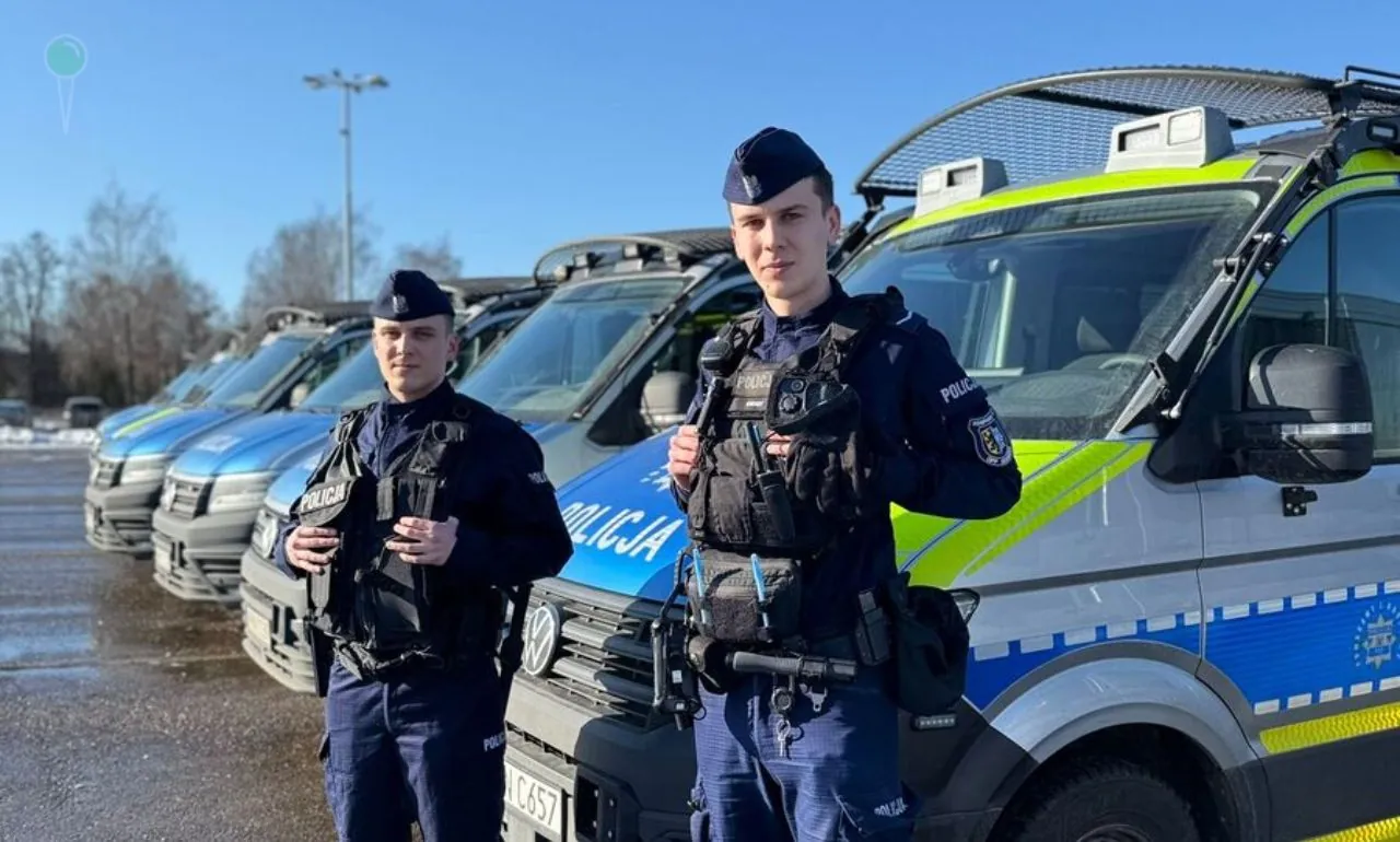 Gdańsk. Policjanci uratowali kobietę z wiaduktu (FOTO: KWP Gdańsk)
