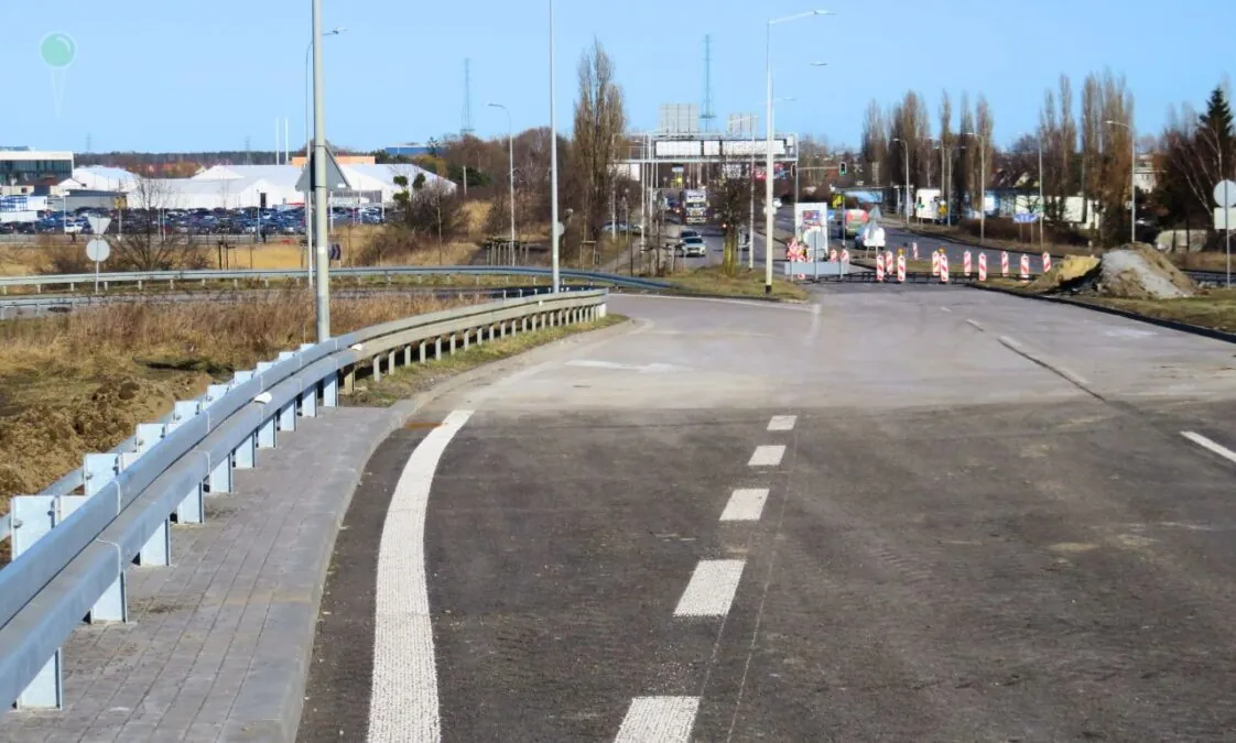 Pas rozbiegowy zostaje taki jak był, czyli jest bardzo krótki. Miejscowi dają tu sobie radę, ale dla przyjezdnych stanowi dużą niespodziankę.