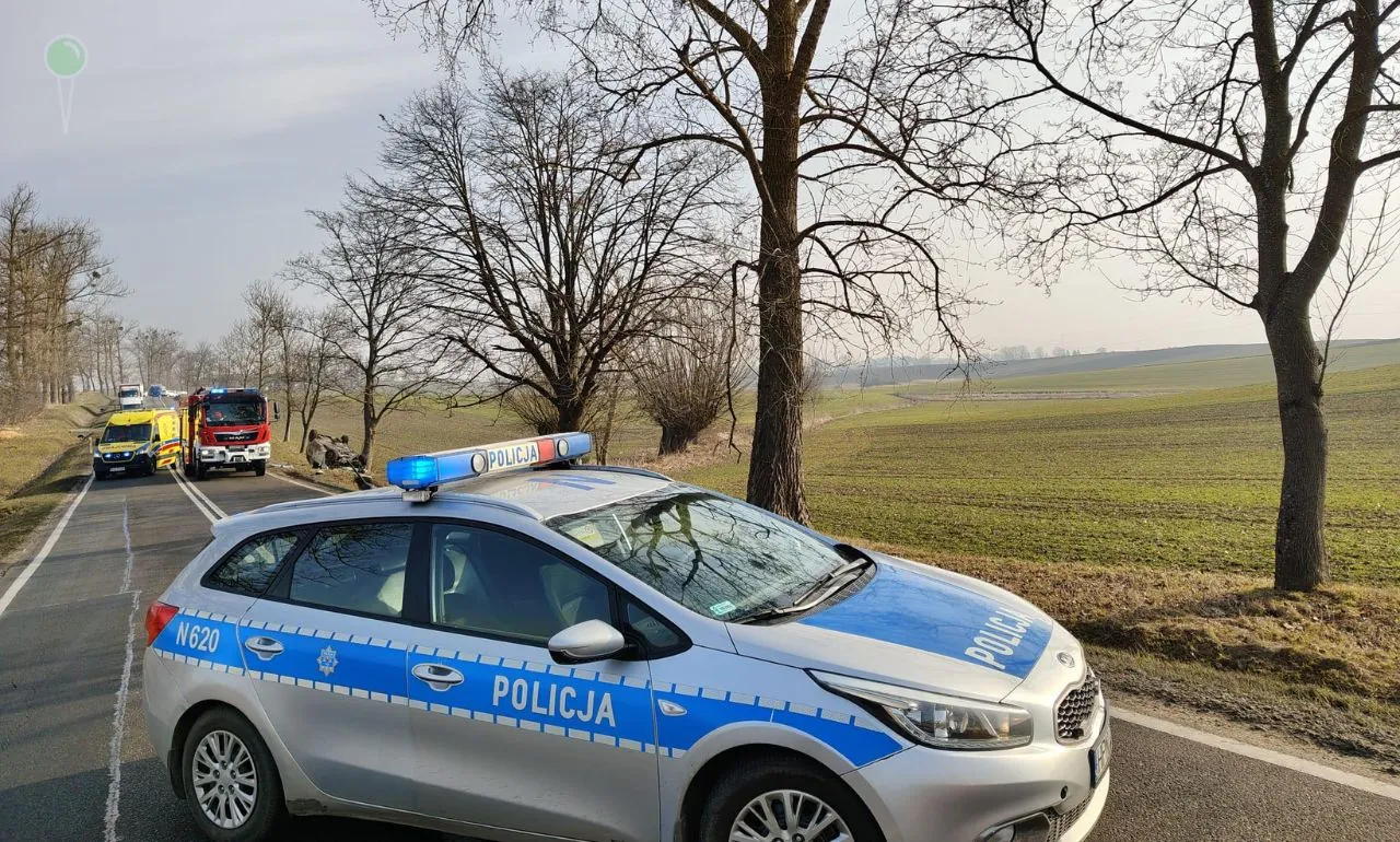 Dachowanie w Sztumskiej Wsi. Ranna kobieta w ciąży (FOTO: KPP Sztum)