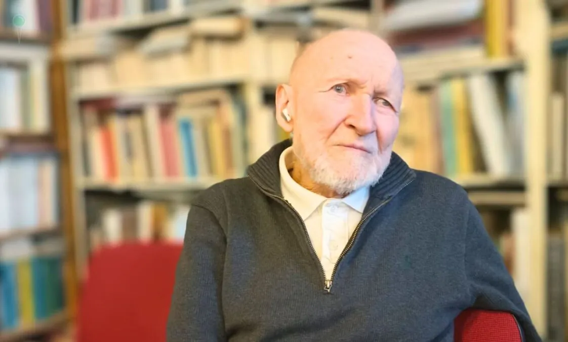 Biblioteka Jana Urbaniaka ze Stogów na krawędzi (FOTO: wbijamszile.pl)