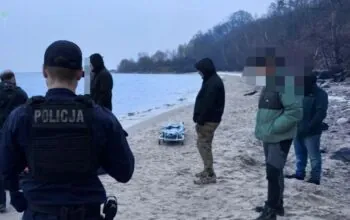 Ciało mężczyzny w Zatoce Puckiej. Trwa śledztwo (FOTO: KPP Puck)