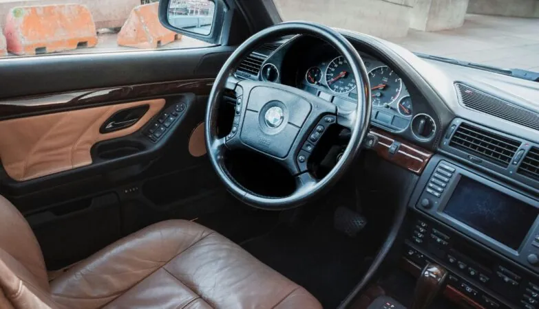 BMW 328: dlaczego warto sprowadzić klasyczny sedan z USA (FOTO: mat. prasowe)