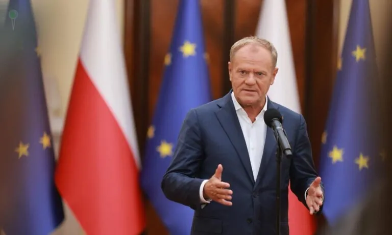 1,20 zł mniej na litrze. Rząd Tuska pod presją (FOTO: Donald Tusk/FB)