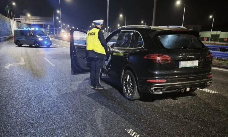 85-latek jechał Porsche pod prąd Obwodnicą Trójmiasta (FOTO: KMP Gdynia)