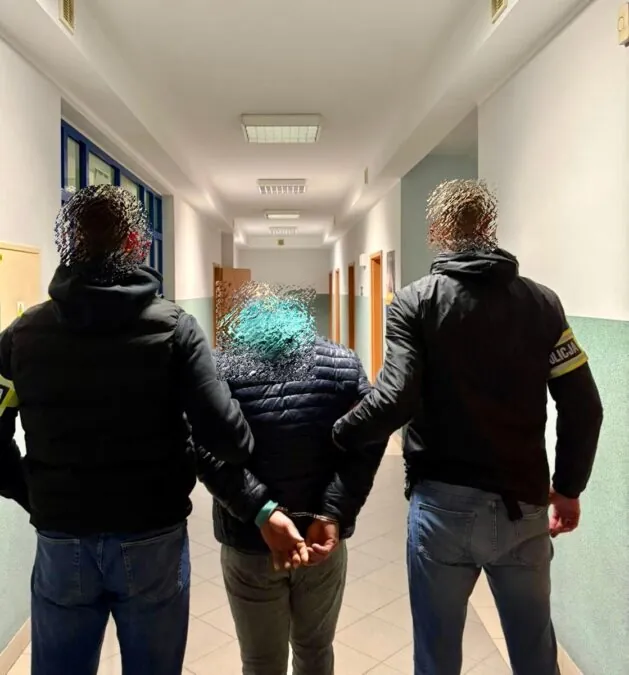 Zatrzymanie 34-latka na Oruni. Ponad 208 porcji narkotyków w walizce (FOTO: KMP Gdańsk)