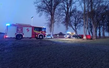 Tragiczny poranek w Udorpiu i Żelistrzewie. Nie żyją kierowcy (FOTO: KWP PSP Gdańsk)