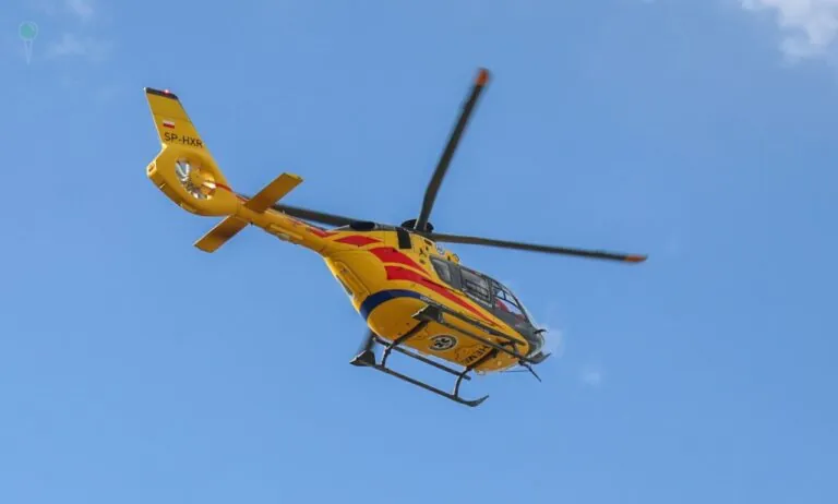 Wybuch kampera w Łebie. Dwie osoby ranne (FOTO: LPR)