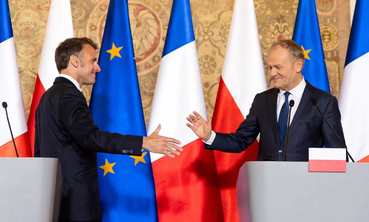 Tusk użył „Danzig” zamiast „Gdańsk” przy Macronie. Burza w sieci (FOTO: Emmanuel Macron/X)