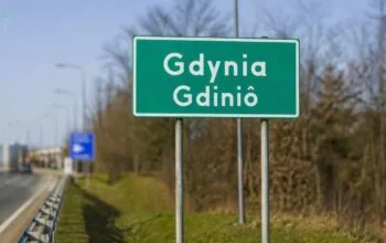 Dwujęzyczne tablice w Gdyni? Duża zmiana na rogatkach miasta (FOTO: wbijamszpile.pl)