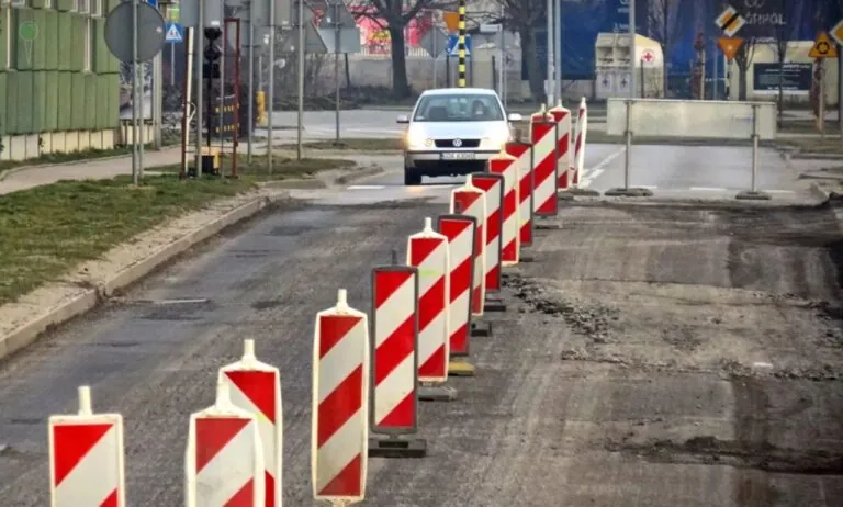 Zmiany w Pruszczu Gdańskim przez budowę wiaduktu (FOTO: wbijamszpile.pl)