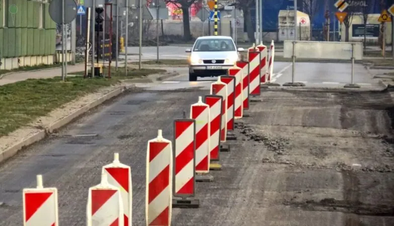 Zmiany w Pruszczu Gdańskim przez budowę wiaduktu (FOTO: wbijamszpile.pl)