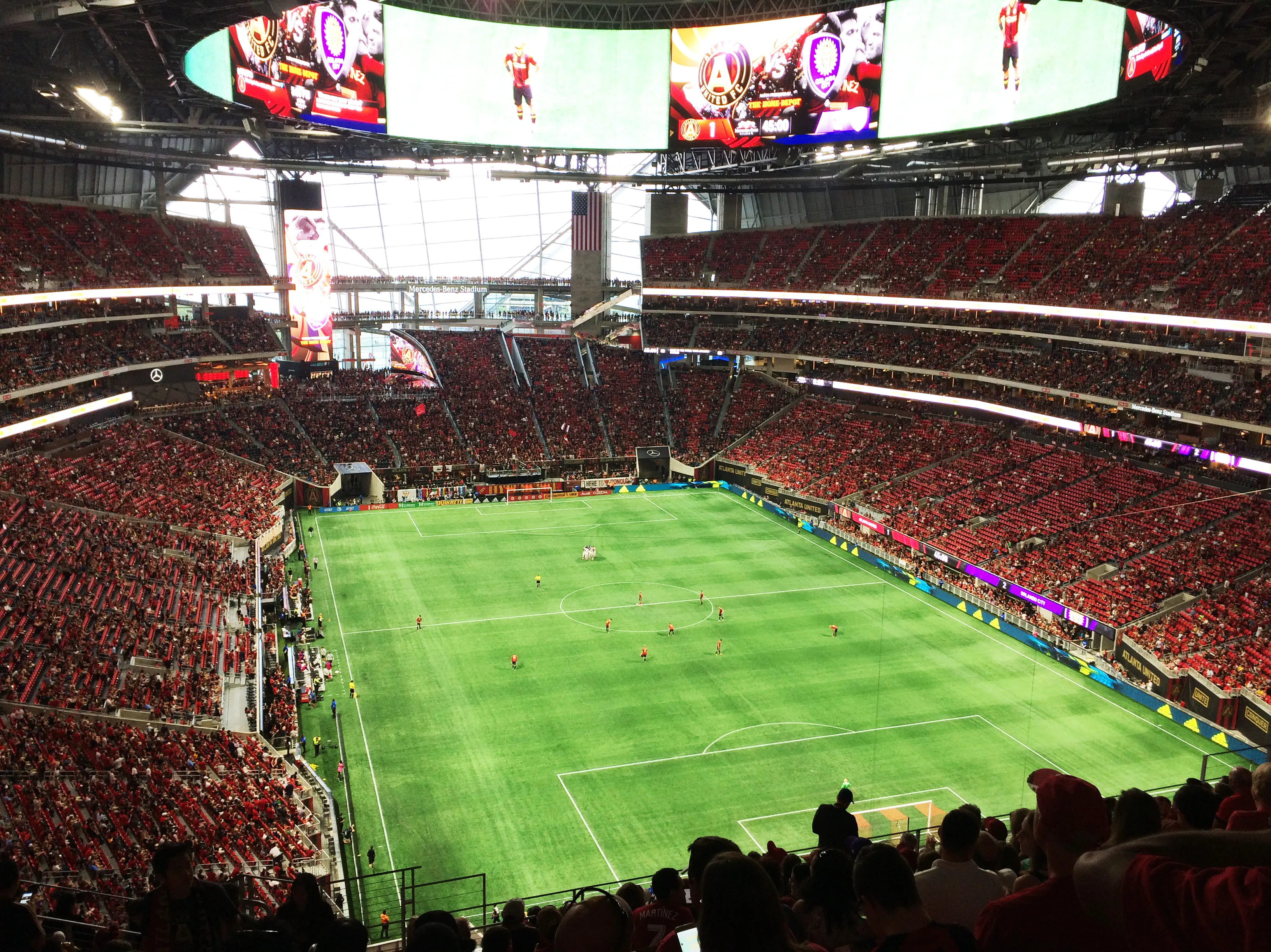 Stadion - Mercedes-Benz Stadium w Atlancie - USA (FOTO: Bama in ATL, CC BY-SA 4.0)