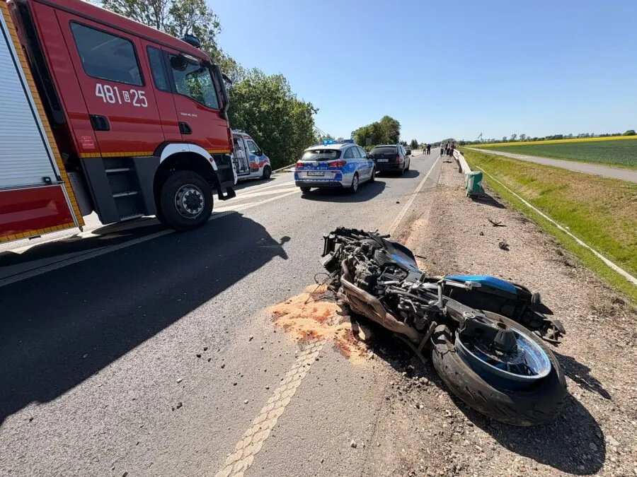 DK22 zablokowana po wypadku śmiertelnym motocyklisty w Gnojewie (FOTO: KWP Gdańsk)