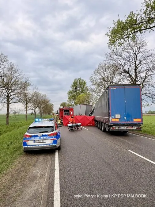 Wypadek ciężarówek w Cisach. Droga Malbork - Tczew całkowicie zablokowana (FOTO: sekc. Patryk Kleina/KPPSP Malbork)