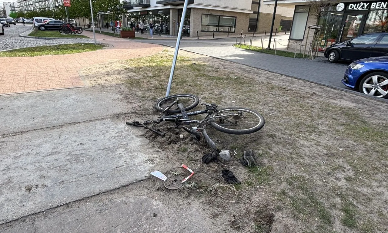 Letnica w Gdańsku. Poważny wypadek na miejskiej patodrodze (FOTO: KMP Gdańsk)