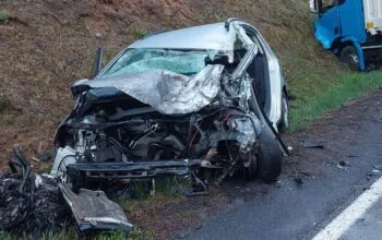 Wypadek w Węgorzynku pod Miastkiem. Kierowca osobówki w szpitalu (FOTO: KPP Bytów)