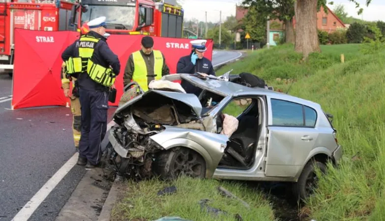 Wypadek pod Człuchowem. Nie żyją dwie osoby (FOTO: KWPSP Gdańsk)